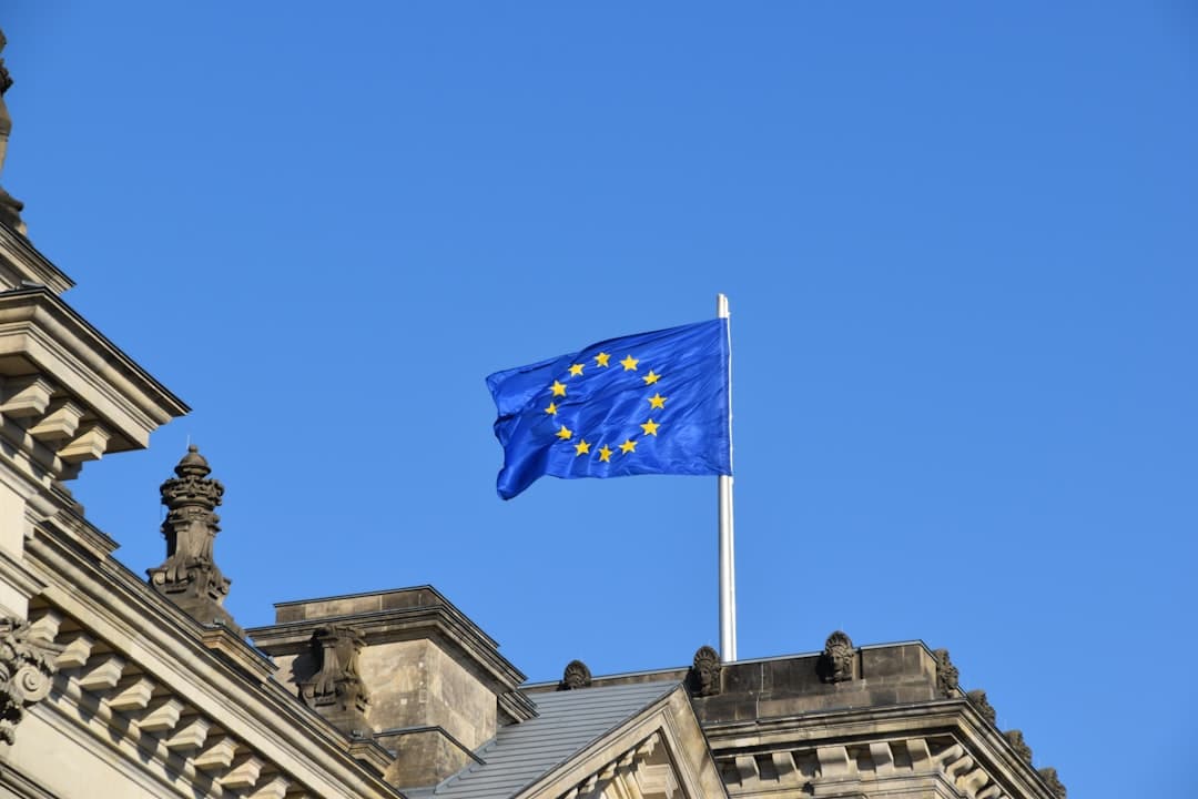 Règlement eIDAS — drapeau européen et institutions
