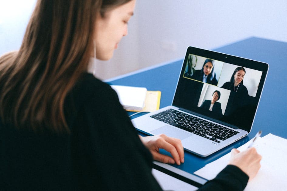 Comment envoyer un document à signer — visioconférence professionnelle