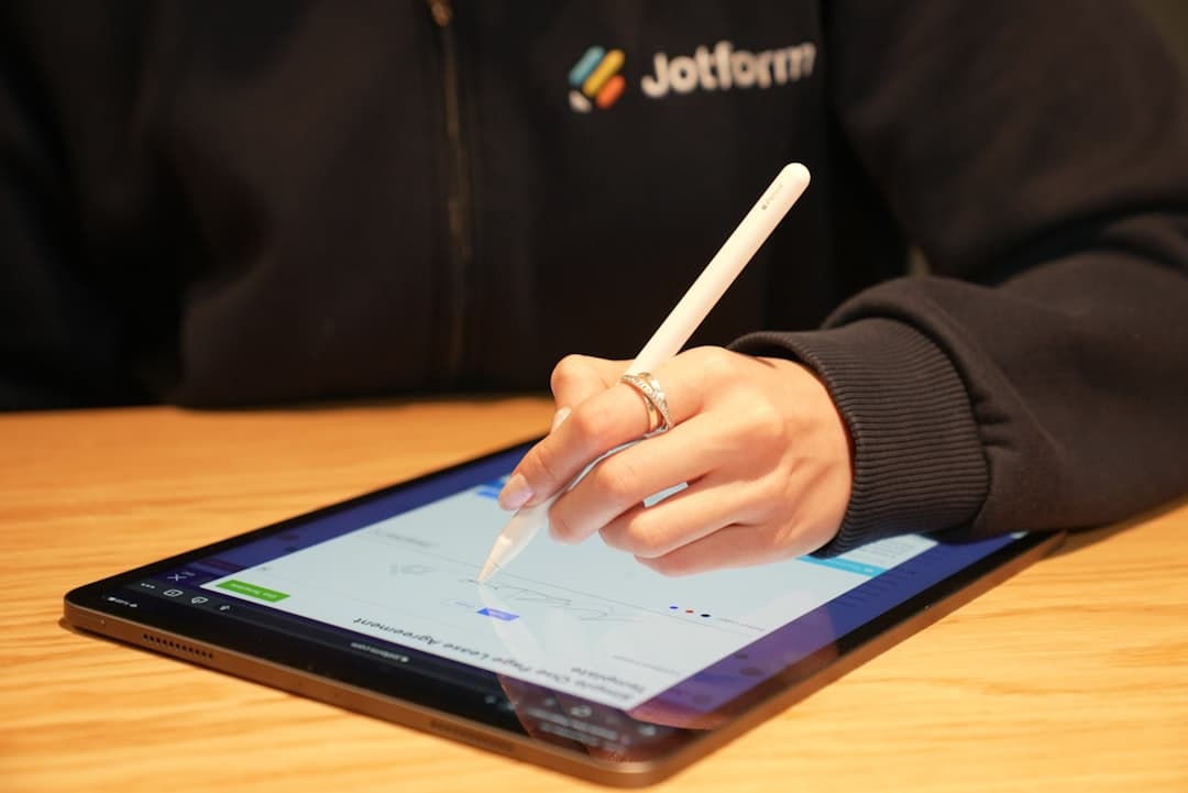 Electronic signature for HR: contracts and amendments